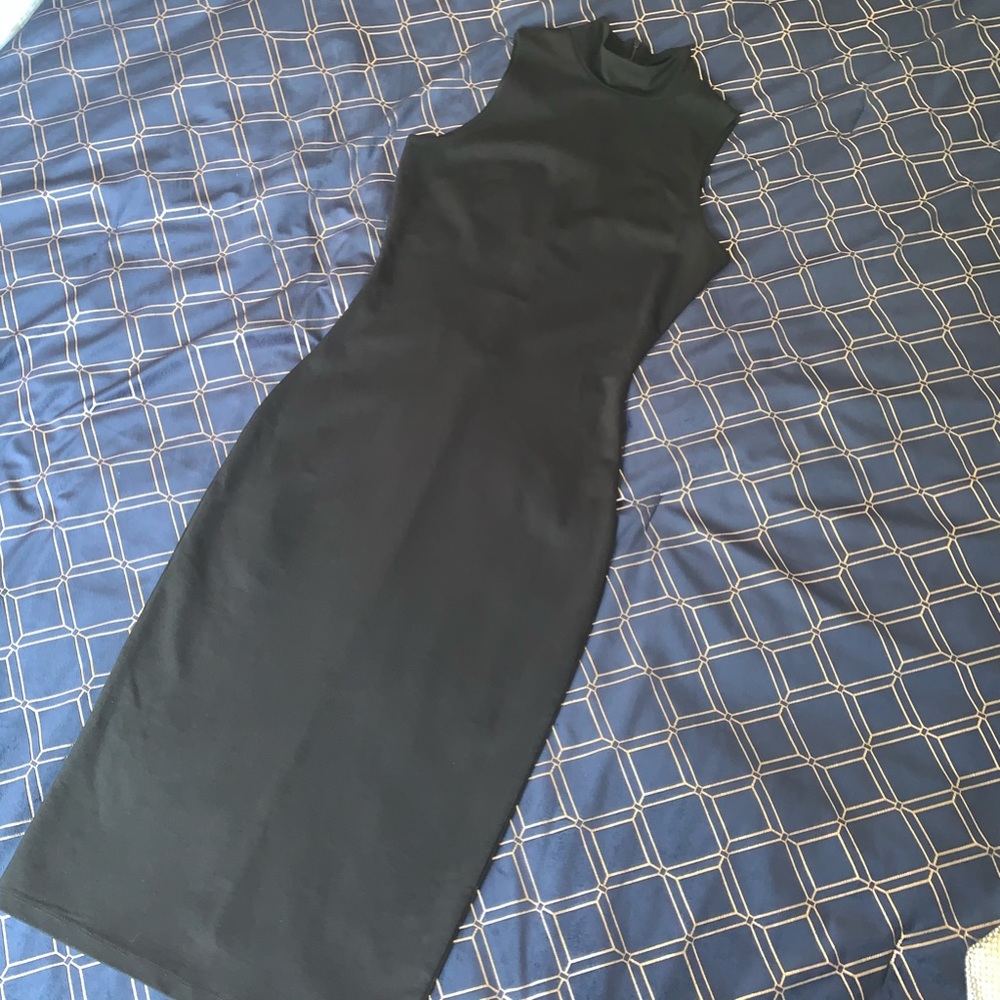 LE CHATEAU DRESS - Picture 2 of 6